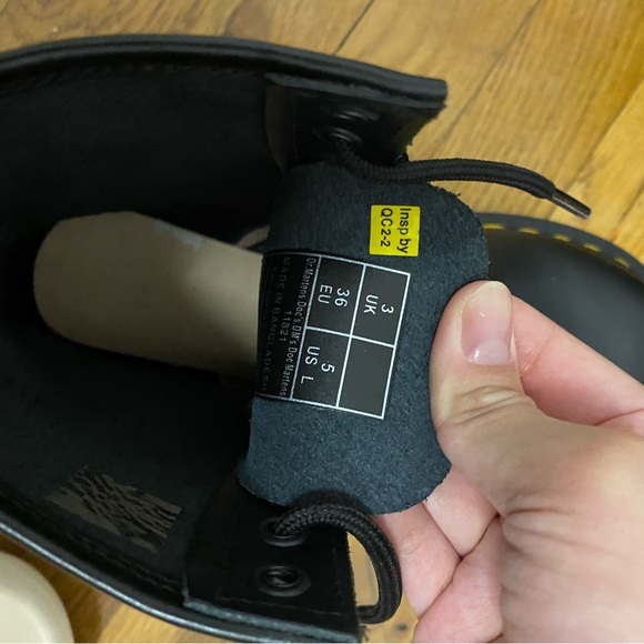 1460 WOMEN'S SMOOTH LEATHER LACE UP BOOTS - Picture 5 of 5